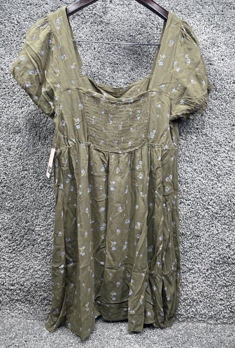 Women's So Goods For Life Floral Puff Sleeve Peplum Blouse Green L Short Sleeve